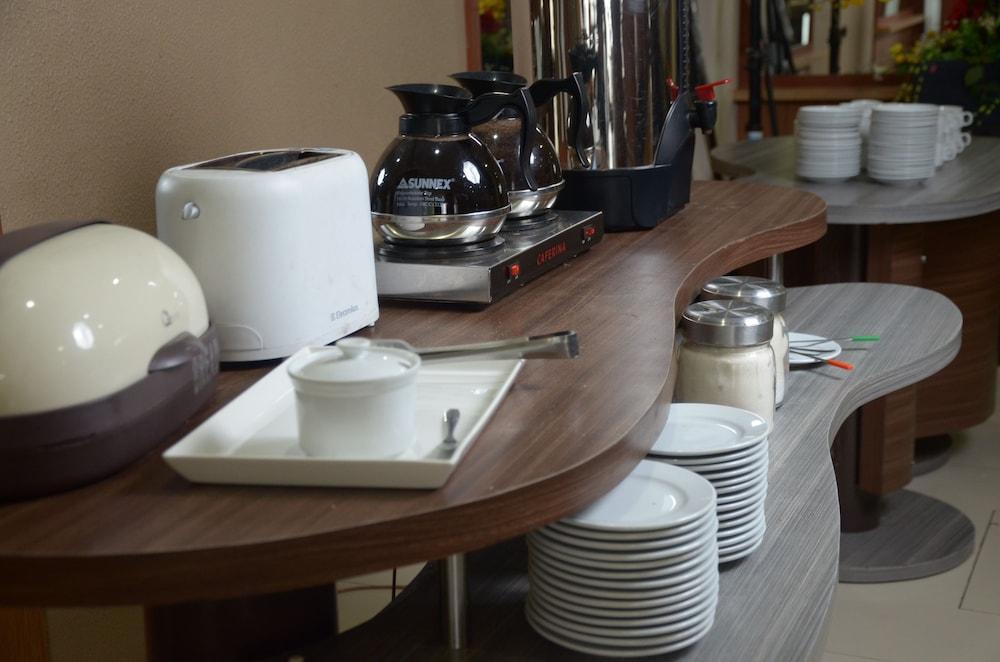 Hyper Inn Bandung Ngoại thất bức ảnh